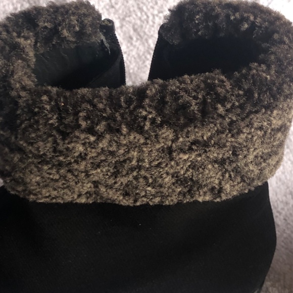 Stuart Weitzman Goretex Sz.8N or 7B - Picture 10 of 11